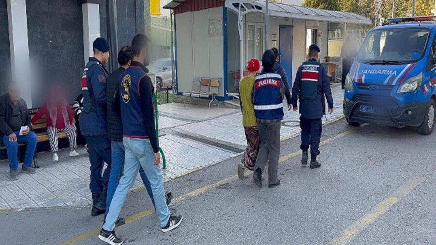 Denizli merkezli 2 ilde katalogdan evlilik vaadiyle dolandırıcılığa 5 gözaltı